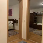 To Door Appartement *
