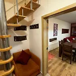 To Door Appartement *