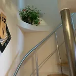 To Door Appartement