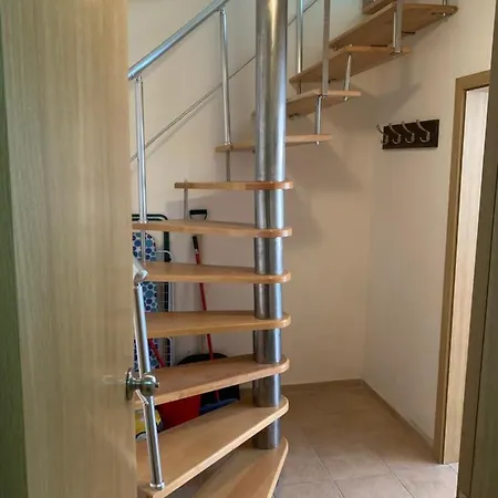 To Door شقة بانسكو