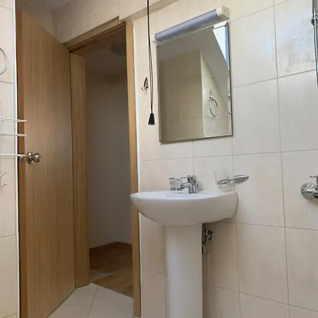Apartament To Door