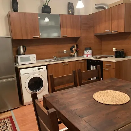 Apartament To Door