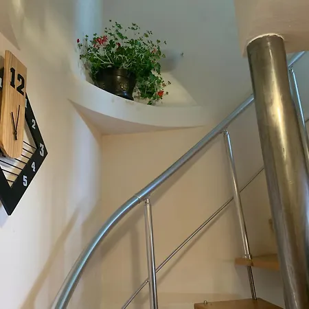 To Door Apartament