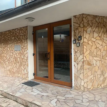 Appartement To Door *
